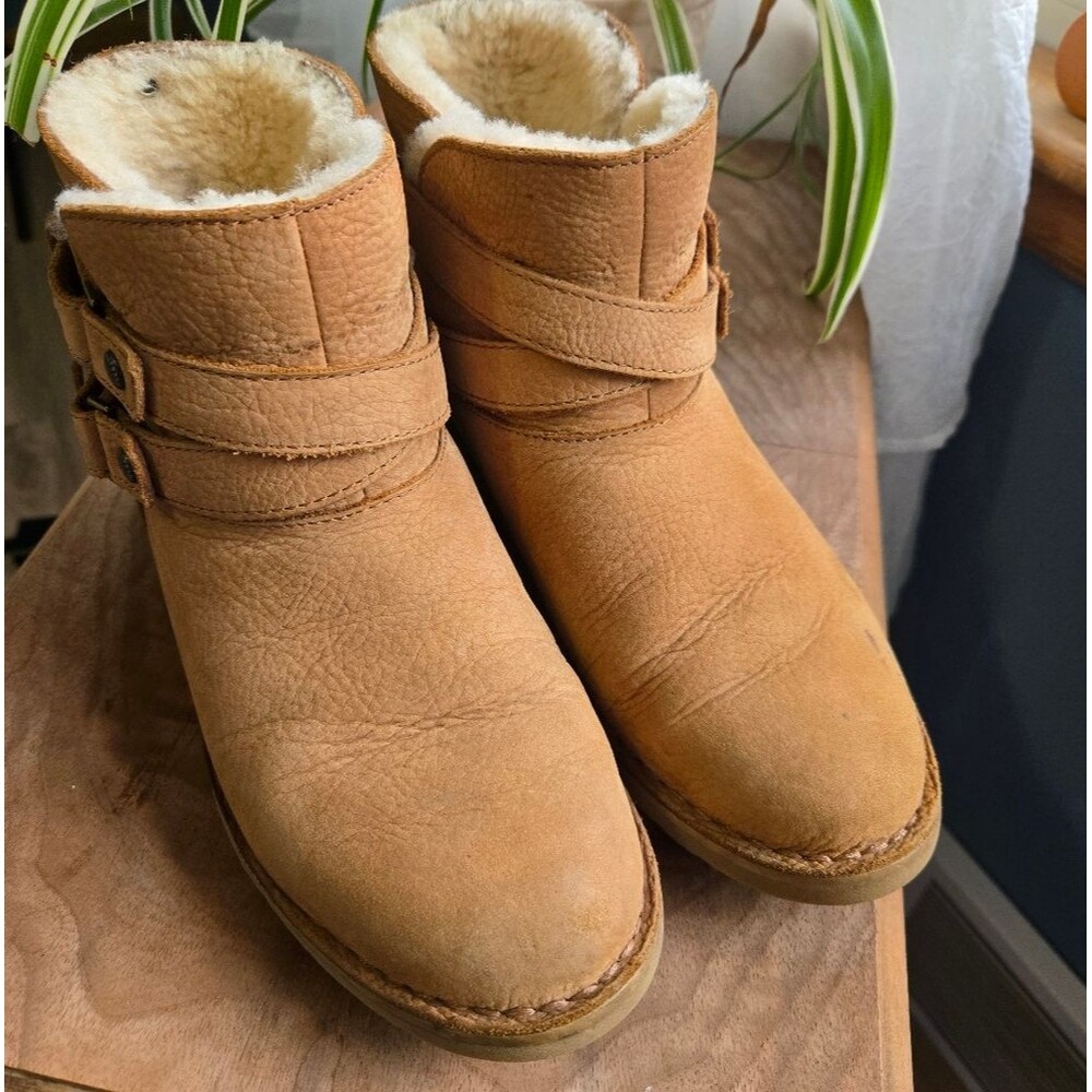 UGG Simmens Leather Buckle Moto Boots Shearling Lined Waterproof 7